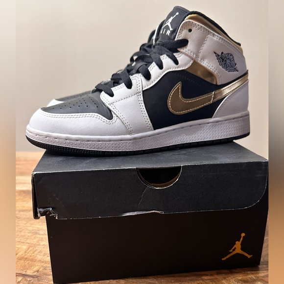 Air Jordan 1 mid (GS) - Picture 5 of 9